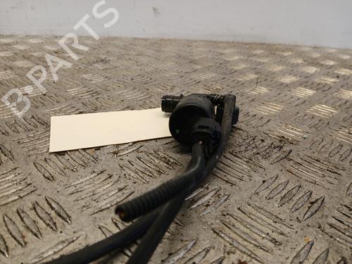 Used Washer pump Washer pump PEUGEOT 208 II (UB_, UP_, UW_, UJ_) 1.2 PureTech 100 (101 hp) 39942106 39942106