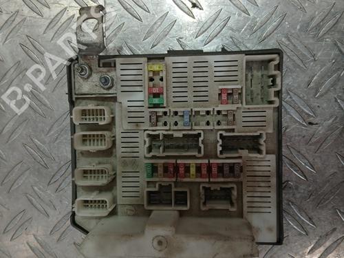 Used Fuse box Fuse box 37365128 37365128