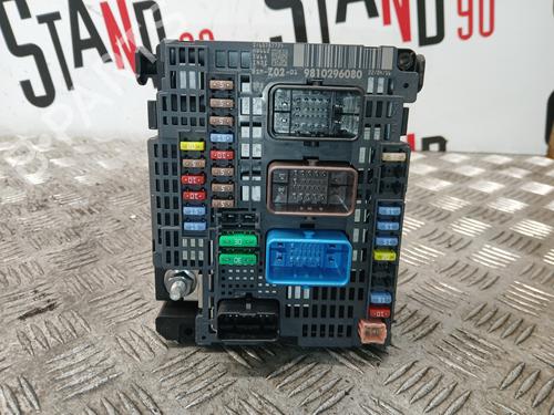 Used Fuse box Fuse box 37372498 37372498