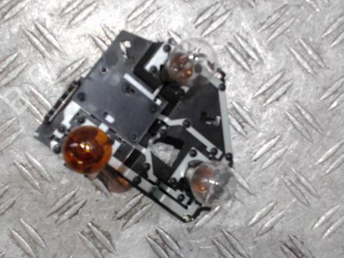 lamp-holder-peugeot-206-2l_-2m_-2009-2010-2011-2012-2013-37360562 main image