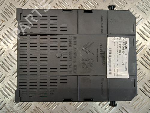 Used Fuse box Fuse box 38548533 38548533