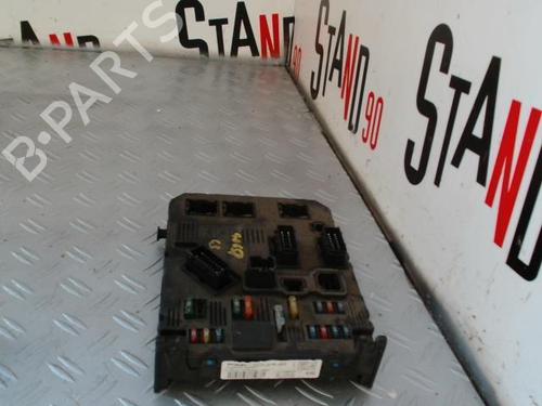 Used Fuse box Fuse box 37358798 37358798