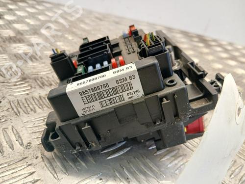 Used Fuse box Fuse box 37766728 37766728