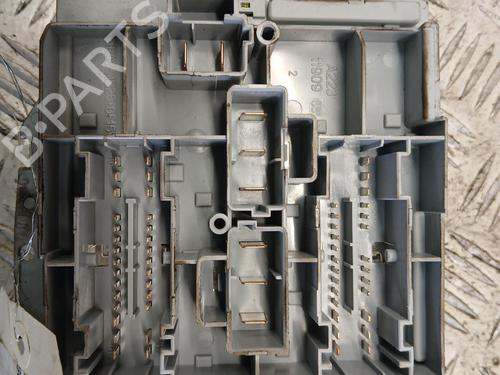 Used Fuse box Fuse box 38726578 38726578