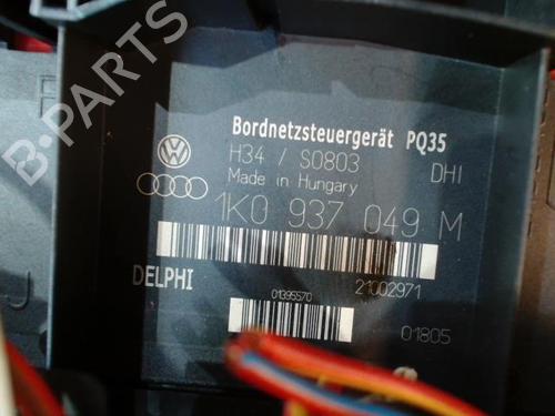 Used Fuse box Fuse box 37358609 37358609