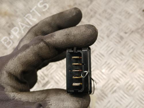 Used Right front window switch Right front window switch CITROËN SAXO (S0, S1) 1.4 VTS (75 hp) 39750003 39750003