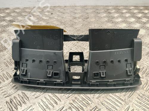 air-vent-renault-megane-iii-hatchback-bz01_-b3_-2008-40436500 main image