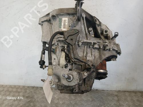 gearbox-renault-megane-iv-hatchback-b9amn_-2015-37368360 main image