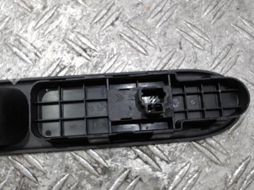 Right front window switch PEUGEOT 307 (3A/C) 2.0 HDi 110 | BP37357582I26 - Image 3