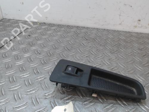 Mando elevalunas trasera derecho Mando elevalunas trasera derecho FIAT GRANDE PUNTO (199_) [2005-2026] 37353082 37353082