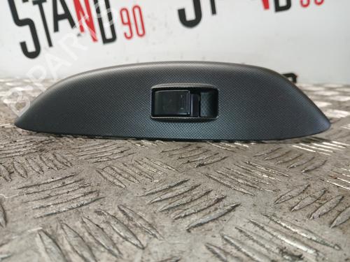 right-front-window-switch-toyota-yaris-_p1_-1999-2000-2001-2002-2003-2004-2005-37371670 main image