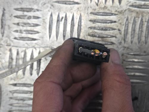 right-front-window-switch-dacia-duster-hs_-2010-2011-2012-2013-2014-2015-2016-2017-2018-37374480 main image