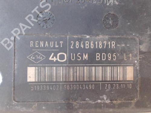 fuse-box-renault-megane-iii-hatchback-bz01_-b3_-2008-37361084 main image