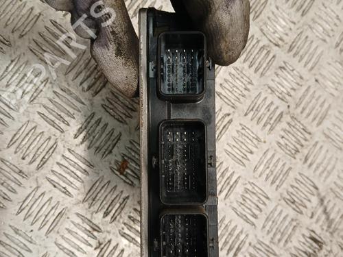 engine-control-unit-ecu-dacia-logan-ls_-2004-39992988 main image