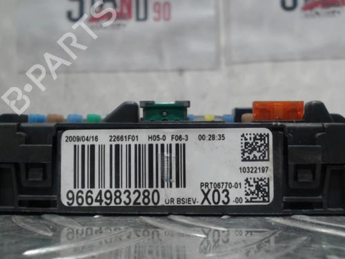 Used Fuse box Fuse box 37358059 37358059