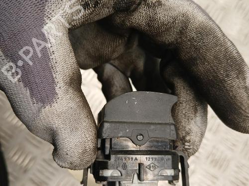 Left front window switch RENAULT TWINGO II (CN0_) 1.2 16V (CN04, CN0B) | BP39570077I27 - Image 2