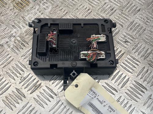 Used Fuse box Fuse box RENAULT CLIO III (BR0/1, CR0/1) 1.5 dCi (BR17, CR17) (86 hp) 39552037 39552037