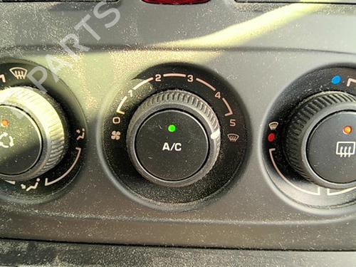 climate-control-citroen-c3-picasso-sh_-2008-37604251 main image