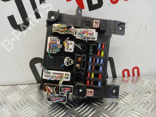 Used Fuse box Fuse box 37373200 37373200