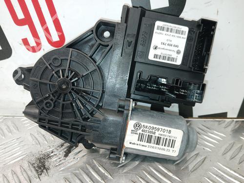 Left front window motor VW GOLF VI (5K1) 2.0 TDI 4motion | BP37369845E21 - Image 3