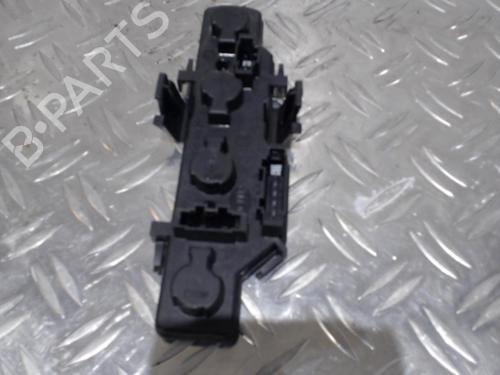 Lampeholder Lampeholder VW POLO IV Saloon (9A4, 9A2, 9N2, 9A6) 1.4 TDI (75 hp) 37353982 37353982
