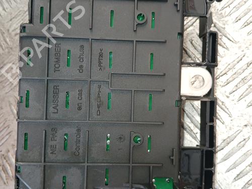 Used Fuse box Fuse box 37371354 37371354