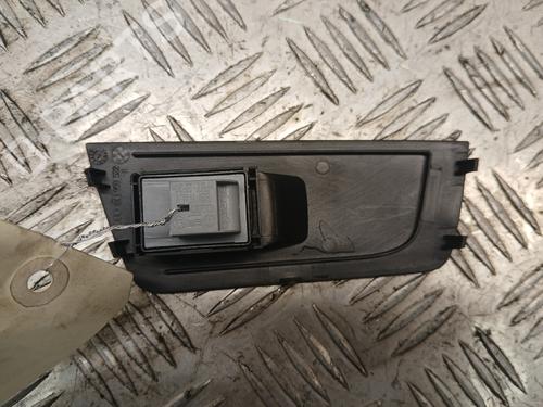 right-front-window-switch-audi-a1-8x1-8xk-2010-2011-2012-2013-2014-2015-2016-2017-2018-2019-37360405 main image