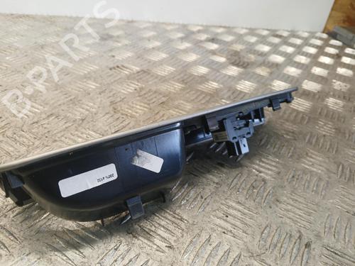 right-front-window-switch-volvo-v50-545-2003-2004-2005-2006-2007-2008-2009-2010-2011-2012-37374947 main image