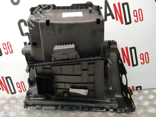 Guantera Guantera RENAULT SCÉNIC III (JZ0/1_) 1.5 dCi (106 hp) 37370256 37370256