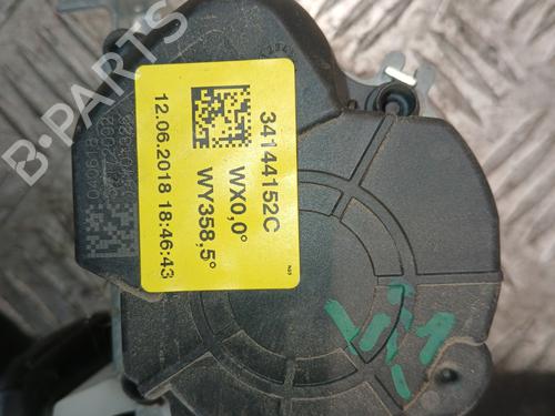 front-right-seatbelt-renault-trafic-iii-van-fg_-2014-37371447 main image