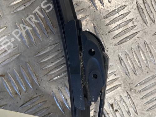 Used Front windshield wiper arm Front windshield wiper arm 37647228 37647228
