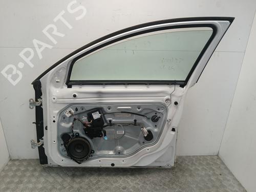 right-front-door-volvo-v50-545-2003-2004-2005-2006-2007-2008-2009-2010-2011-2012-37369037 main image