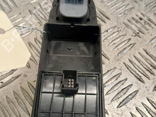 Used Left front window switch Left front window switch PEUGEOT BOXER Van 2.2 HDi 100 (101 hp) 40123641 40123641