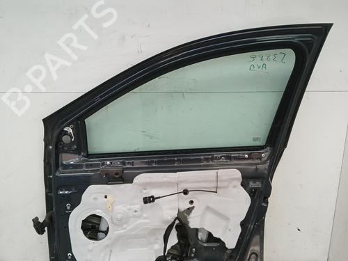 right-front-door-renault-clio-iii-br01-cr01-2005-2006-2007-2008-2009-2010-2011-2012-2013-2014-37369030 main image