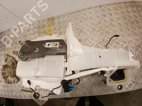 Used Heater matrix box Heater matrix box PEUGEOT 3008 II SUV (MC_, MR_, MJ_, M4_) 1.2 THP/ PureTech 130 (MRHNSM, MRHNSU, MRHNSJ, MRHNYW,... (131 hp) 40123664 40123664