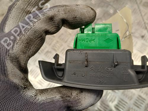 Left front window switch PEUGEOT 107 (PM_, PN_) 1.0 | BP37373561I27 - Image 2