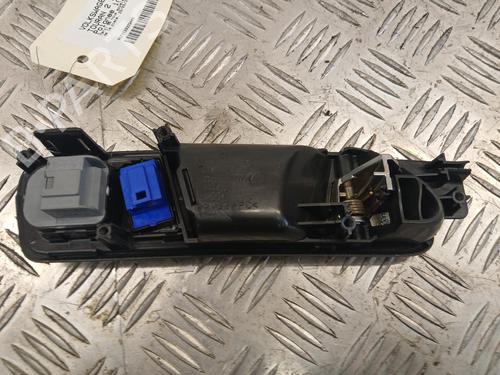 Front left interior door handle VW TOURAN (1T3) 2.0 TDI | BP39606764I13 - Image 3