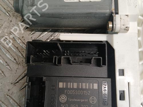 right-front-window-motor-vw-golf-v-1k1-2003-2004-2005-2006-2007-2008-2009-2010-37368881 main image