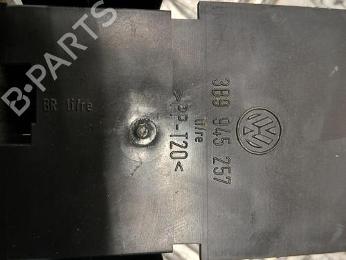 Used Lamp holder Lamp holder VW PASSAT B5 Variant (3B5) 1.9 TDI (115 hp) 39942021 39942021
