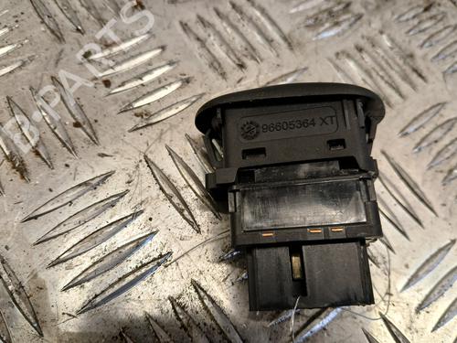Used Left front window switch Left front window switch 37372582 37372582