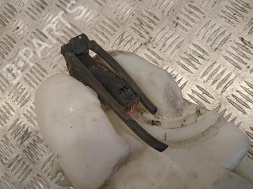 Used Windscreen washer tank Windscreen washer tank 37677030 37677030