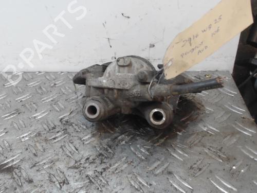 Used Right front brake caliper Right front brake caliper 37352938 37352938