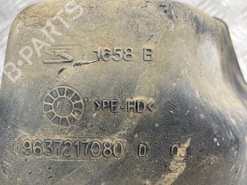 Used Windscreen washer tank Windscreen washer tank PEUGEOT 106 II (1A_, 1C_) 1.1 i (60 hp) 39982217 39982217