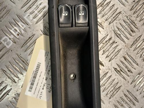 Left front window switch RENAULT CLIO III (BR0/1, CR0/1) 1.2 16V (BR02, BR0J, BR11, CR02, CR0J, CR11) | BP37374907I27 - Image 3