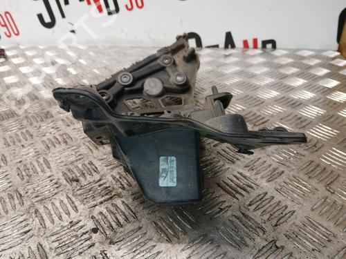 rear-bumper-bracket-renault-clio-iv-bh_-2012-2013-2014-2015-2016-2017-2018-2019-2020-2021-37369692 main image