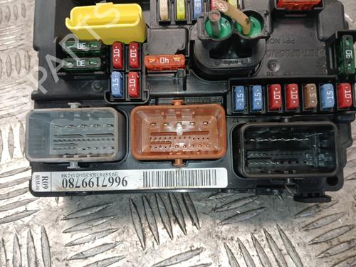 Used Fuse box Fuse box 37371394 37371394
