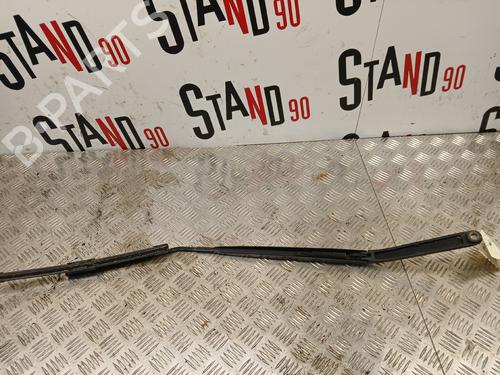 Used Front windshield wiper arm Front windshield wiper arm 37372947 37372947