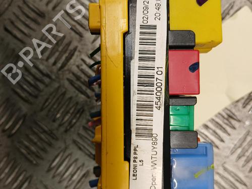 Used Electronic module Electronic module PEUGEOT 3008 II SUV (MC_, MR_, MJ_, M4_) 1.2 THP/ PureTech 130 (MRHNSM, MRHNSU, MRHNSJ, MRHNYW,... (131 hp) 40123737 40123737