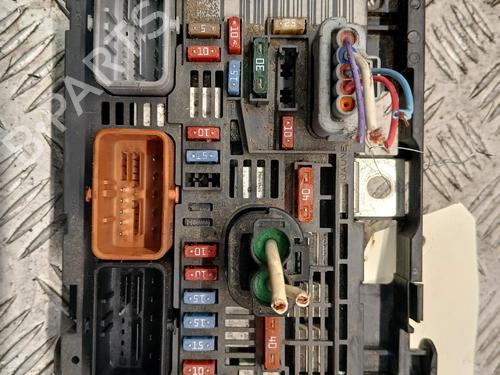 Used Fuse box Fuse box 39426314 39426314