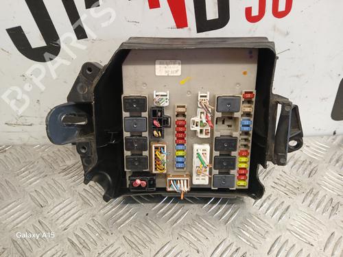 Used Fuse box Fuse box 37373847 37373847
